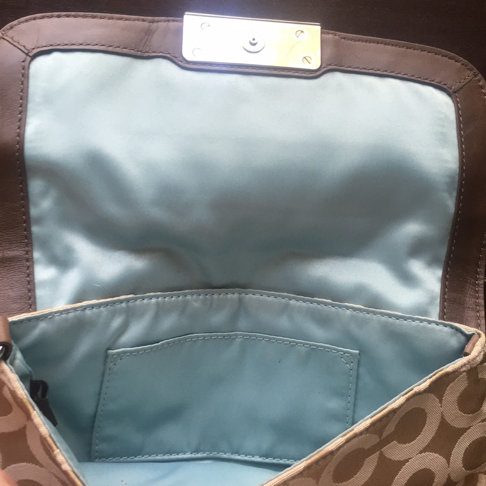 Coach wristlet - Picture 4 of 4